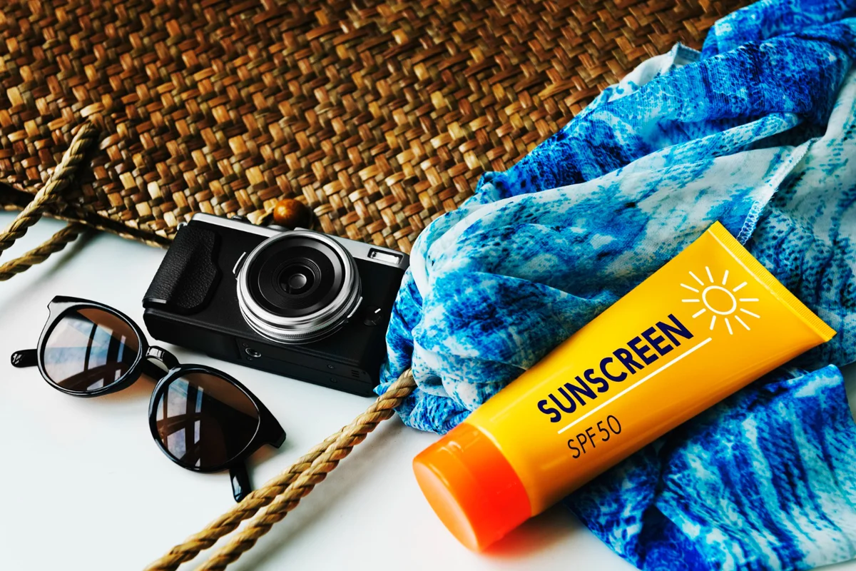 خرید آنلاین دارو و مکملهای دارویی با ارسال سریع - بهترین ضد آفتاب برای پوست خشک و حساس بهترین کرم ضد آفتاب خارجی برای پوست خشک