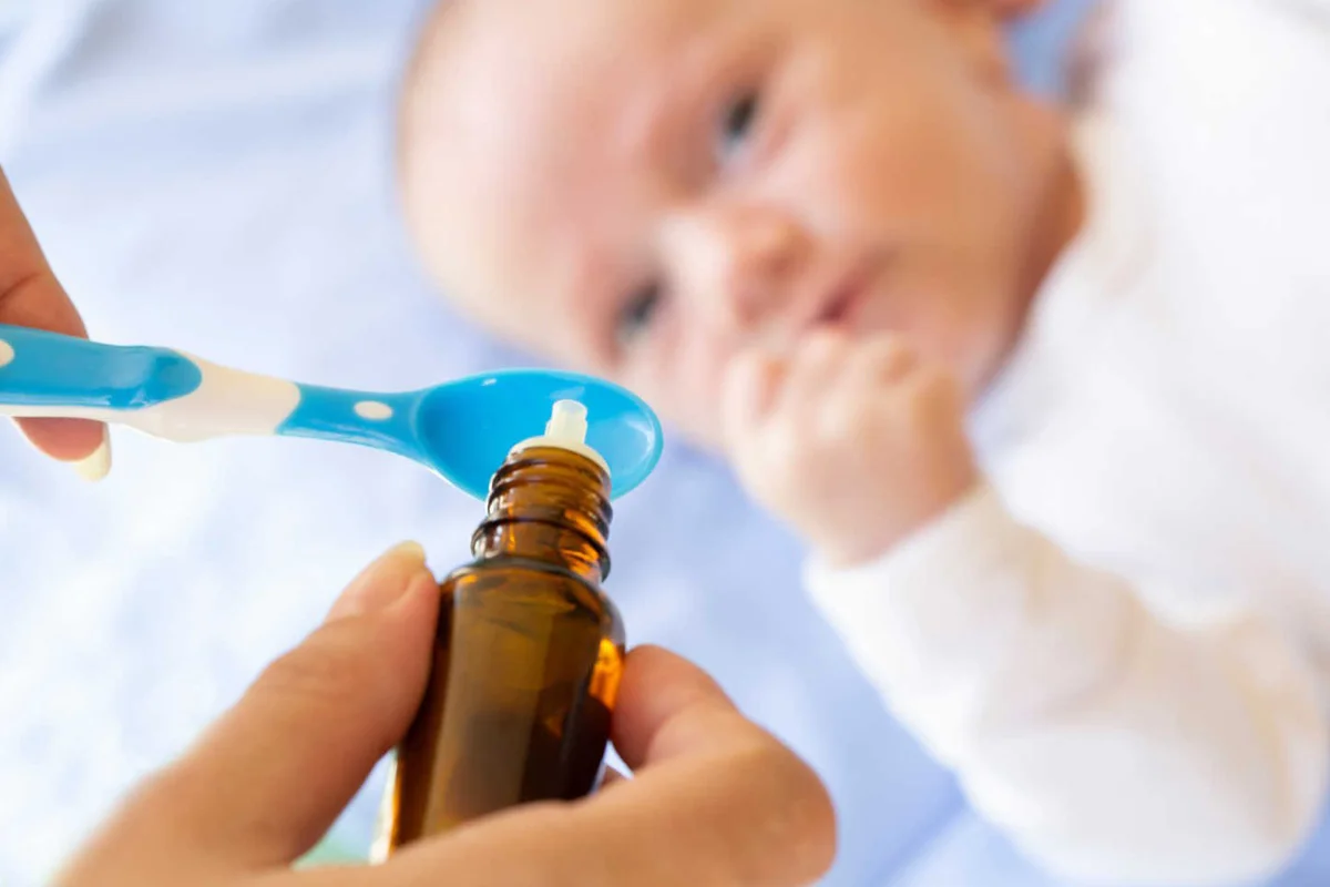 خرید آنلاین دارو و مکملهای دارویی با ارسال سریع - قطره آهن تا چند سالگی به کودک بدهیم؟ قطره آهن سیدرال گوچه جونیا